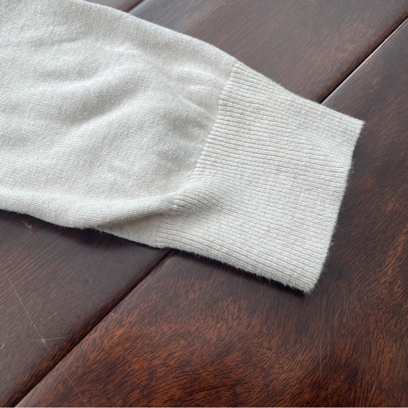 Gap Full-Zip, Lightweight, Off-White Sweater - Picture 8 of 8